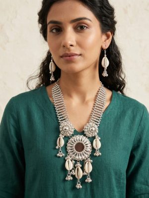 Cowrie Sea Shells Mirror Flower Necklace f1462