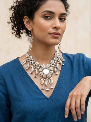 Cowrie Shell Tribal Fashion Necklace f1425