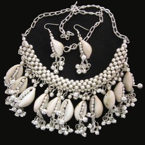 Cowrie Shell Ethnic Fashion Boho Necklace f1396