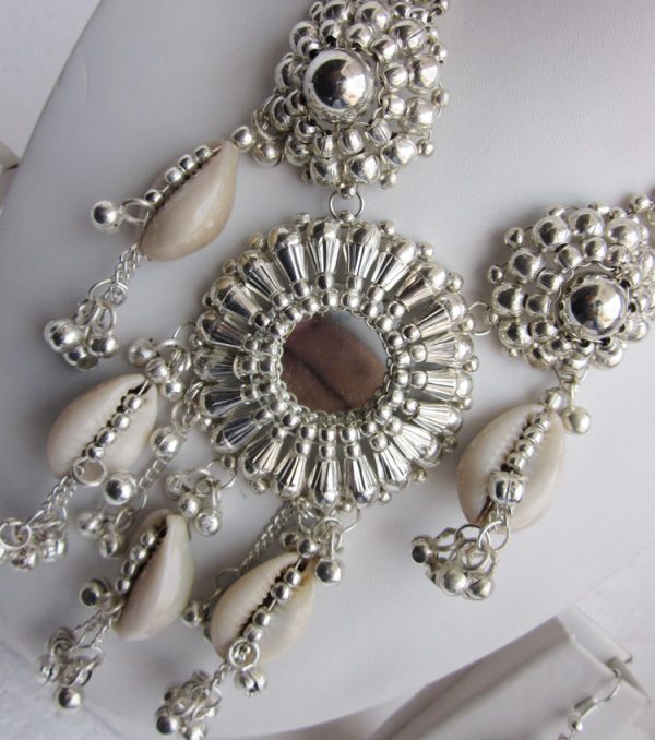 Cowrie Sea Shells Mirror Flower Choker Necklace Jewelry Bohemian Gypsy Festival f1462