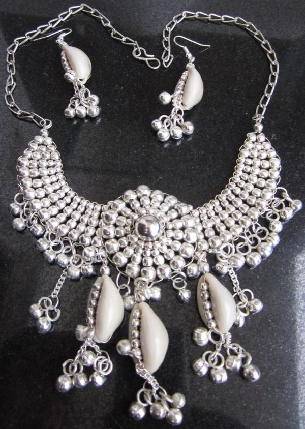 Beaded Choker Collar , Cowrie Shell Choker , Tribal Necklace Choker Jewelry set , silver plate metal beads , Kuchi Gypsy Banjara Boho Choker f1463