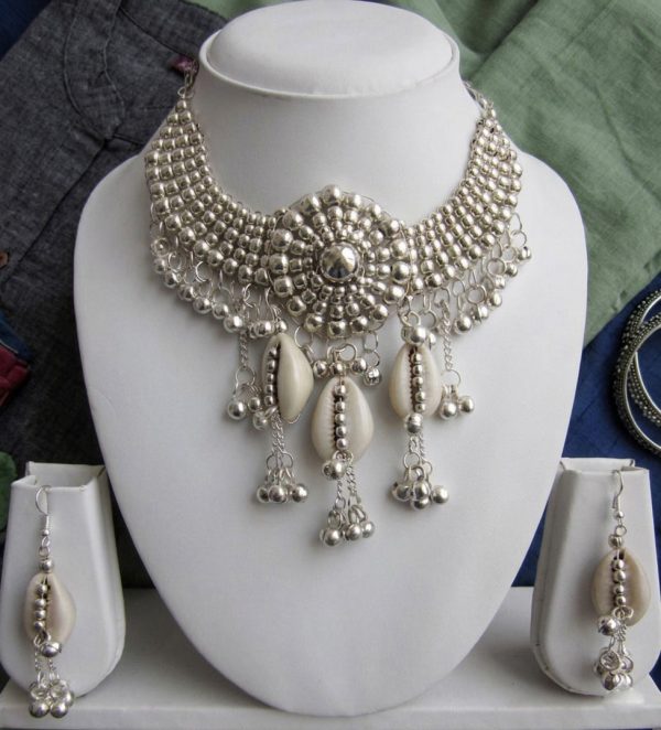 f1463_5 Beaded Choker Collar Cowrie Shell Choker f1463