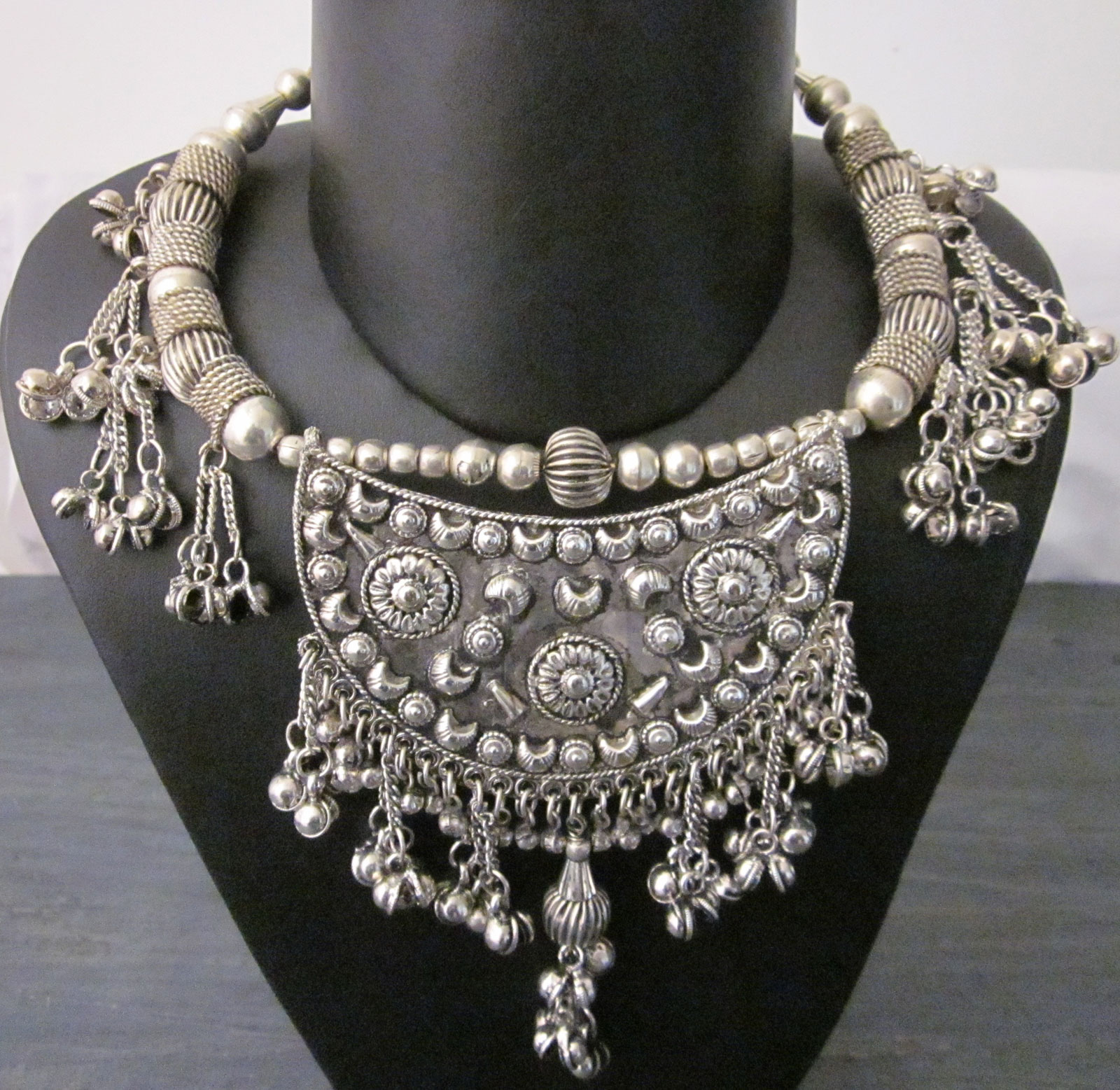 TRIBAL BELLY DANCE NEW! NECKLACE SILVER COIN & MIRROR MEDALLION CHOKER 
