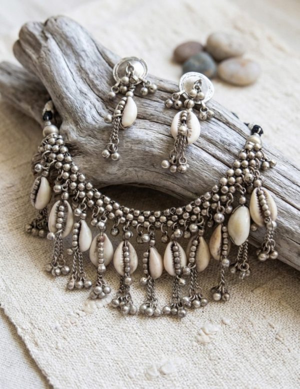 Vintage Silver Metal Beaded Sea Shell Necklace Choker nk5