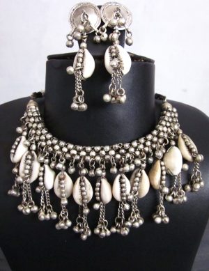 Vintage Silver Metal Beaded Sea Shell Necklace Choker nk5