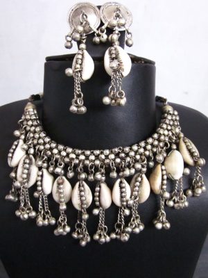 Vintage Silver Metal Beaded Sea Shell Necklace Choker nk5