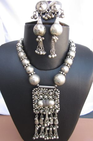 nk130 Vintage Oxidized Necklace nk130