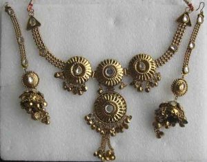 Stylish Navratri Special Necklace Jewellery Set With Earrings Set For Women y16