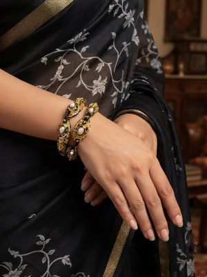 Golden Bracelets y2819