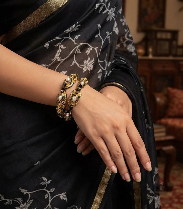 Golden Bracelets y2819