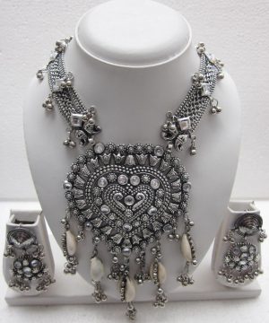 f1410 Long Cowrie Chain Patta Pendent Necklace f1410