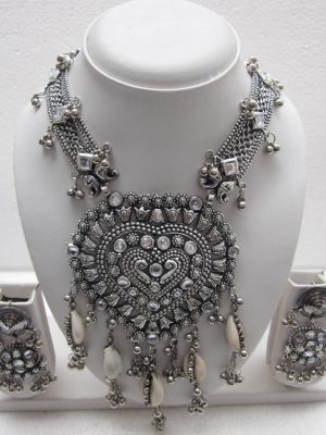 Long Cowrie Chain Patta Pendent Necklace f1410