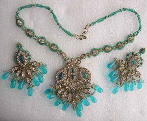 y118 Bollywood Indian Kundan Polki Gold Tone Jewellery Set y118