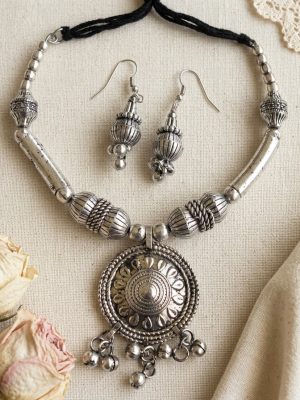 y180 Designed a Kutchi Work Jewellery Garba Set for Navratri y180