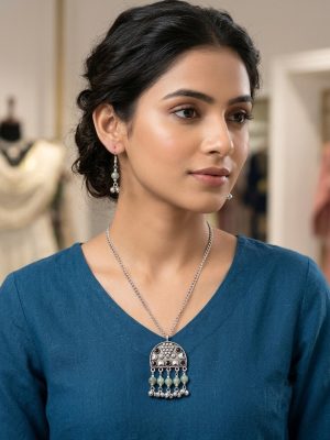 f1731 Sweater Long Necklace