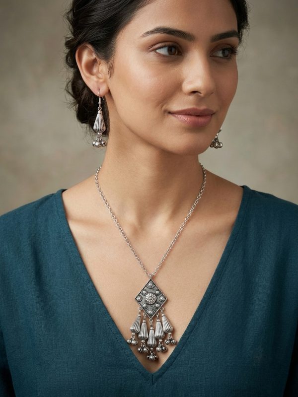 Sweater Bollywood Necklace
