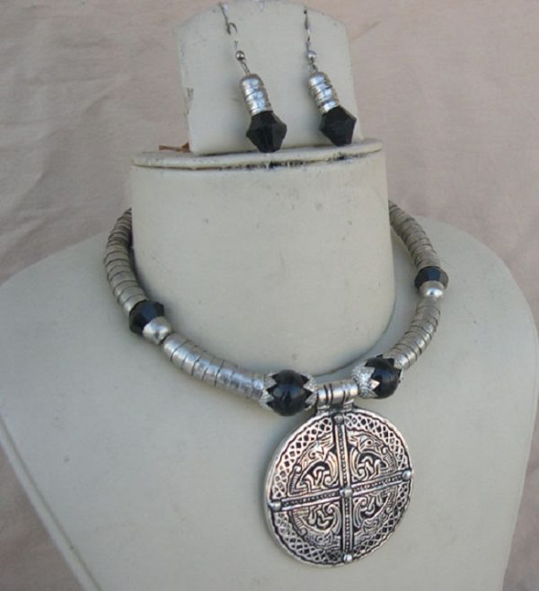 Vintage Fashion Silver Necklace